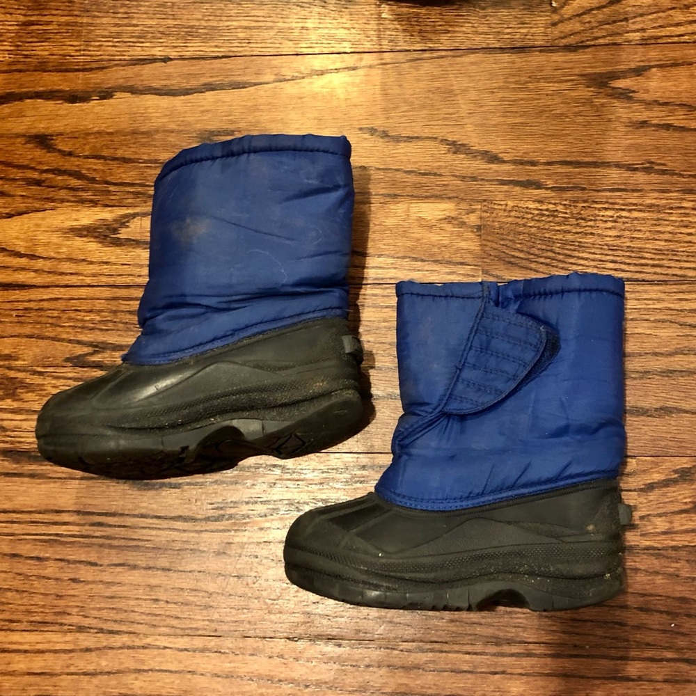 Blue Toddler Snow Boots. Size 10.